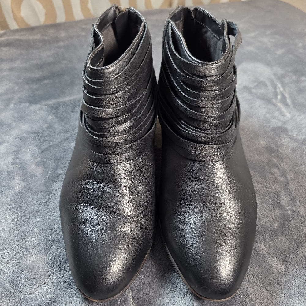 Clarks Artisan Black Leather Zip Ankle Boots Womens Sz 9.5 M Style 26103500 - Picture 2 of 12